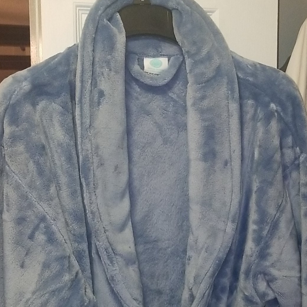 Martha Stewart plush comfort Robe